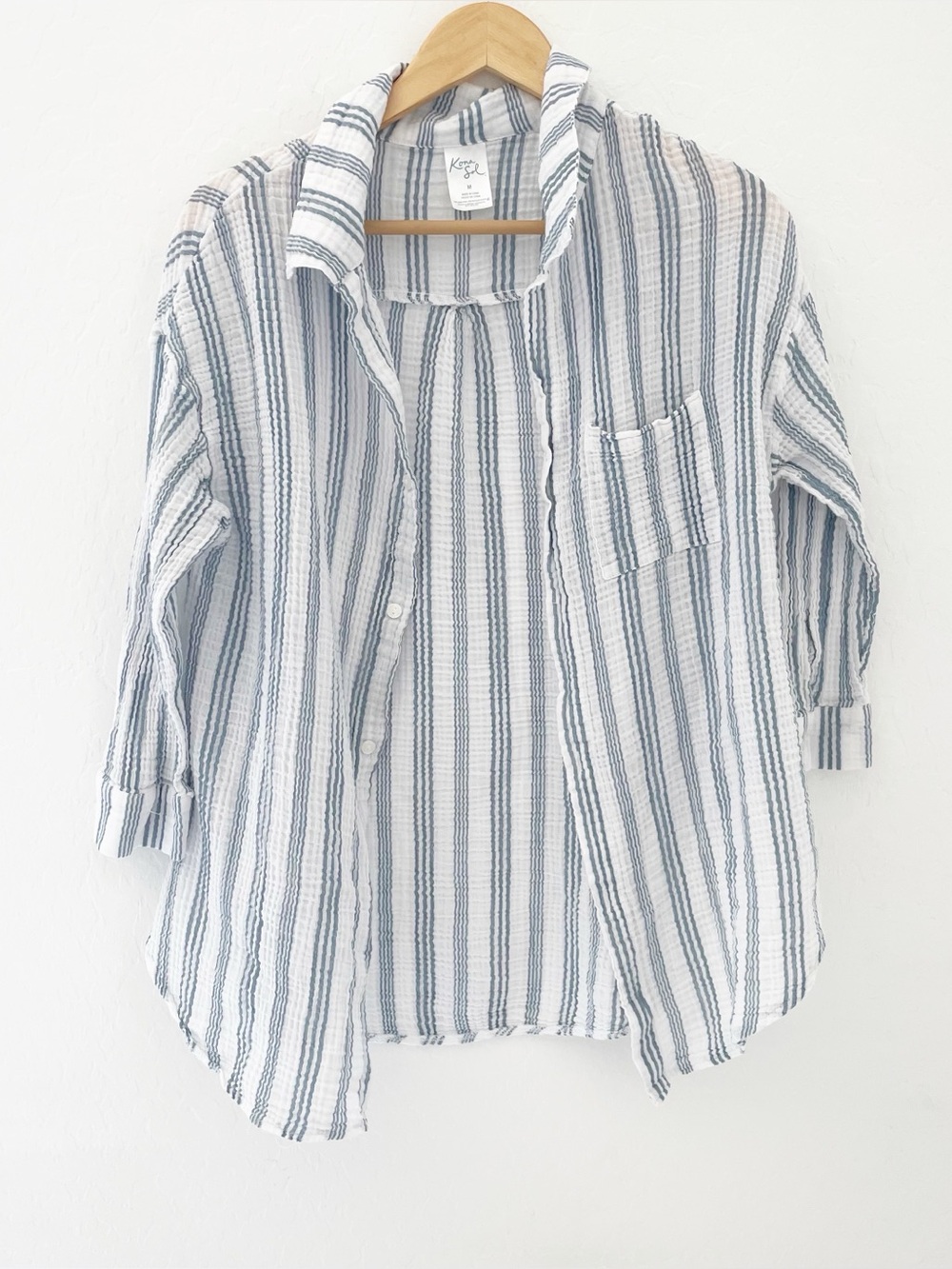 Kona Sol stripe guazy 3/4 sleeve button up blouse size medium